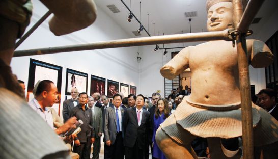 A temporary exhibition of Koh Ker pieces was opened at the National Museum in 2014. Heng Chivoan