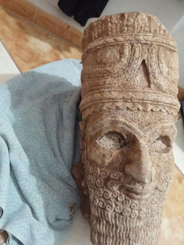 This front and side view of an antiquity was found in the electronic media of Abu Sayyaf, a top Islamic State militant who was was killed last year and helped the group smuggle antiquities and oil. Photo: U.S. Department of State